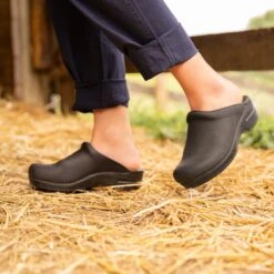 Dansko Sonja Black Oiled -Dansko Shoe Store HeritagePDPSonjaBlackOiled2 6e1c1bab 60f6 422a 8fd4 545a14b459d0