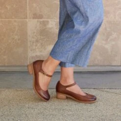 Dansko Deena Tan Waterproof Burnished 14 Dansko Deena Tan Waterproof Burnished -Dansko Shoe Store f23 DeenaTan onfoot 2400x2400 1